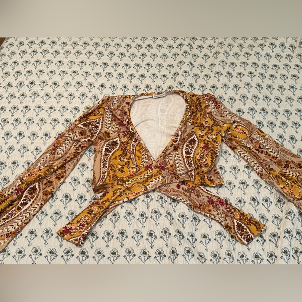 Earthbound tie top | never worn